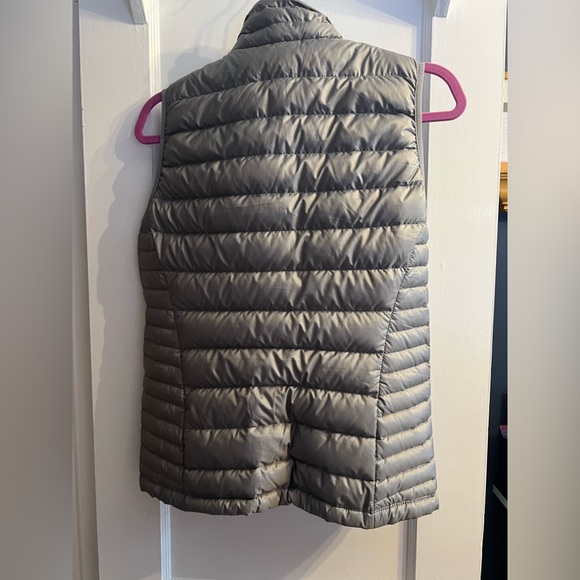 Patagonia Women's Down Vest - Size Small - Picture 2 of 4